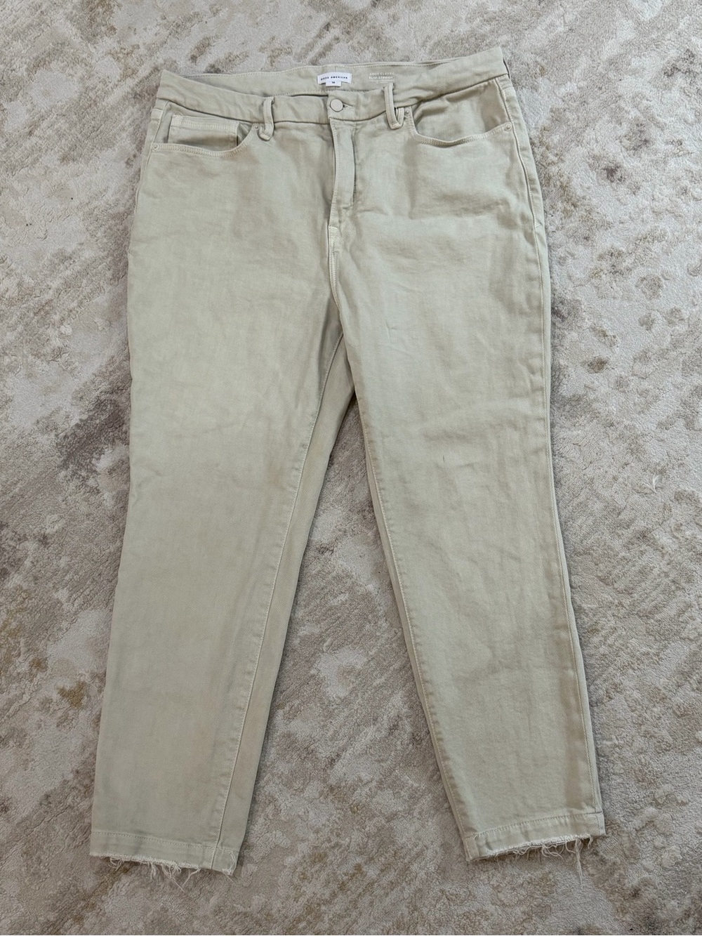 Good American Slim Jeans in Light Beige